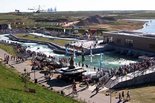 Construído em 2006 o Parque de Canoagem de Markkleeberg (Kanupark Markkleeberg) na Alemanha é um dos locais mais modernos do mundo para a prática da Canoagem Slalom / Foto: Divulgação